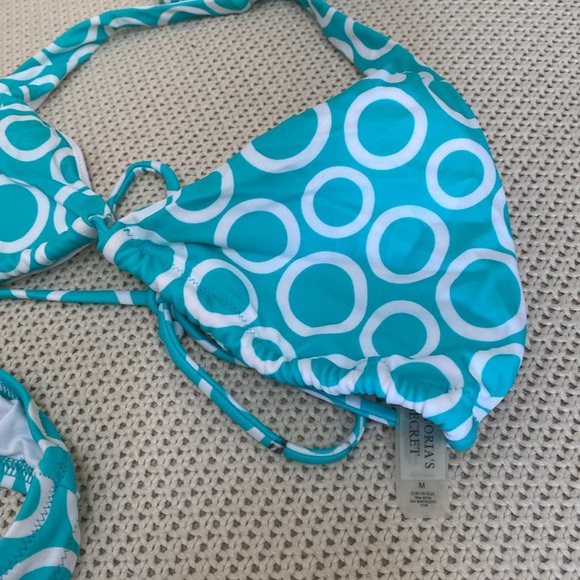 Victoria’s Secret bikini - Picture 3 of 4